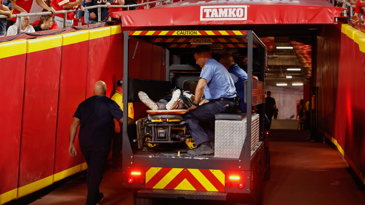 Bears’ Douglas Coleman III taken off field in ambulance