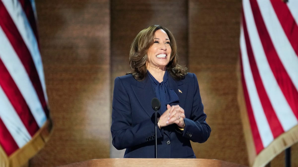 More than 200 Bush, McCain, Romney alums endorse Harris for president, criticize Trump