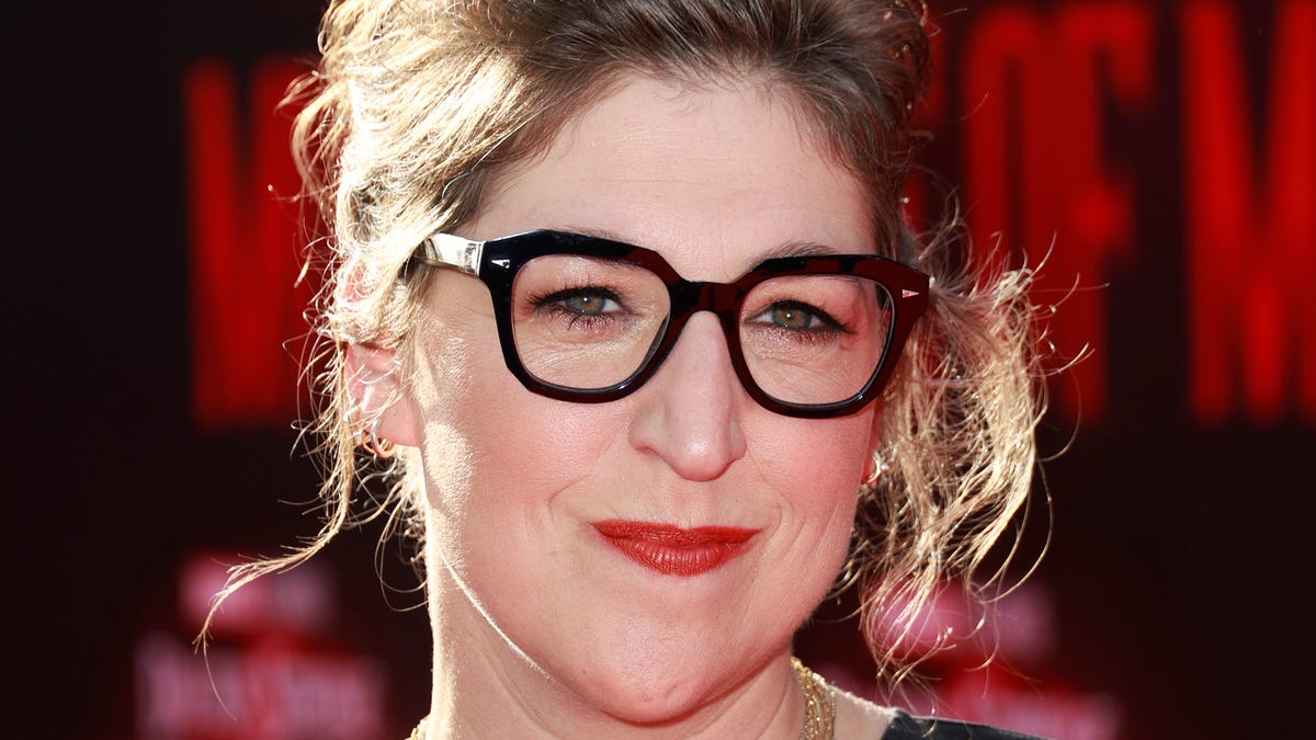 Mayim Bialik, other celebs are doing hyperbaric oxygen therapy. What is it?