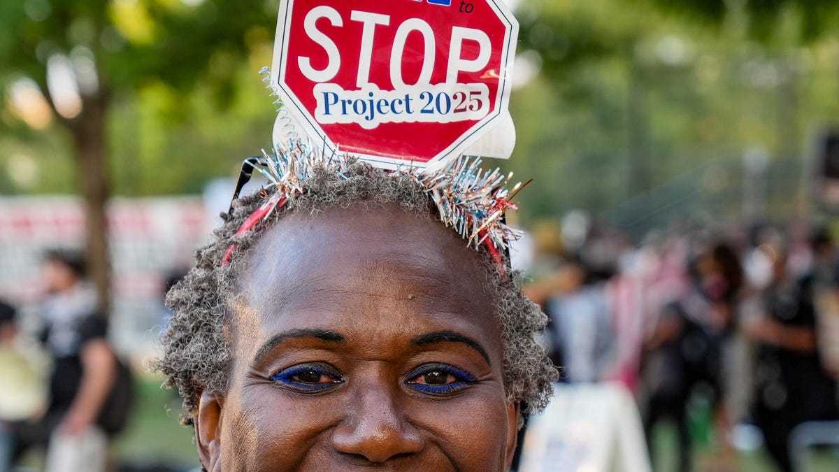 Pop-up political protester: How one woman quit her job to hassle Trump nationwide