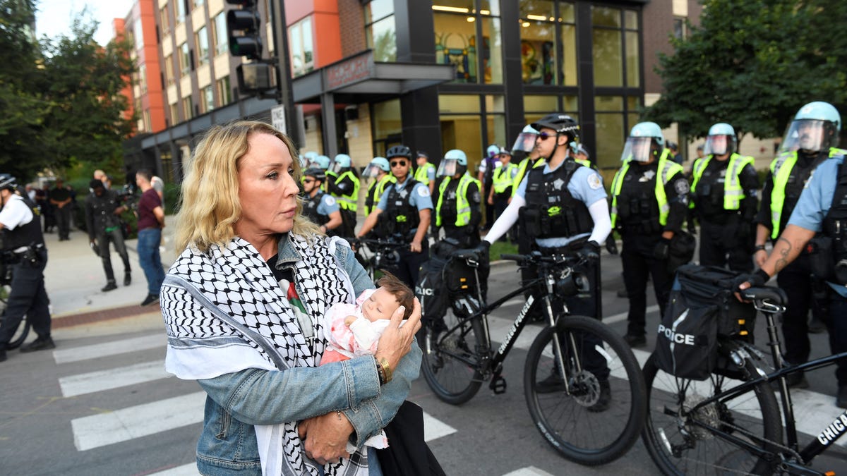 Gaza war protesters make a final bid for recognition at Dem convention