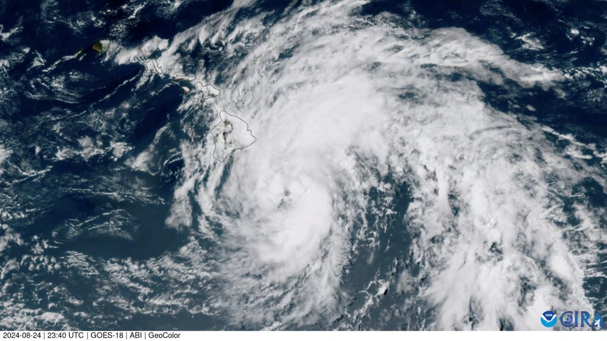 Recovering Hawaii still on alert as Hurricane Gilma continues approach