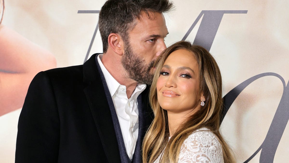 Jennifer Lopez wants to go by her maiden name after Ben Affleck divorce, filing shows