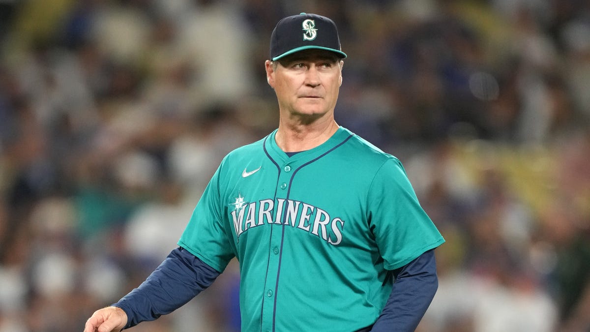 Slumping Mariners to fire manager Scott Servais