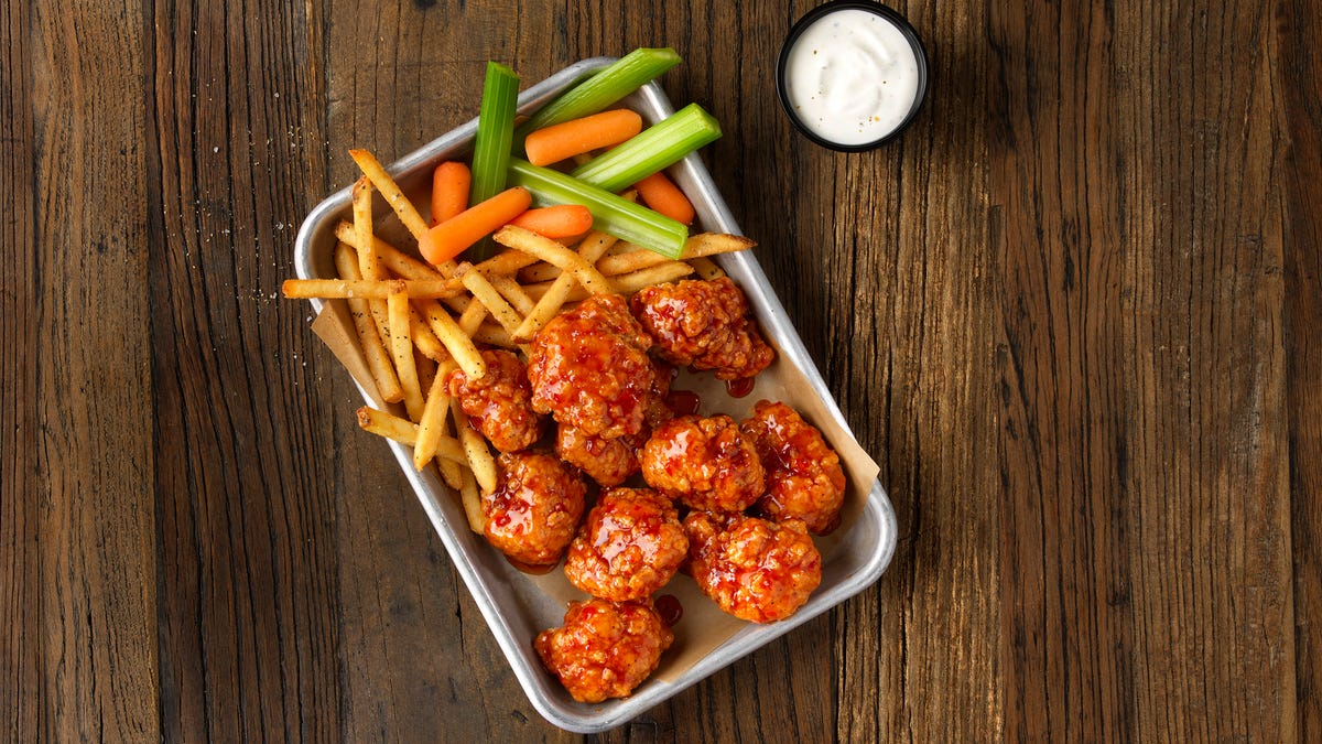 Get 10 free boneless wings with your order at Buffalo Wild Wings: How to get the deal