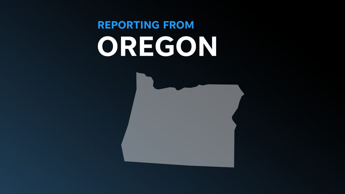 Small airplane crashes into neighborhood in Oregon, sheriff’s office says