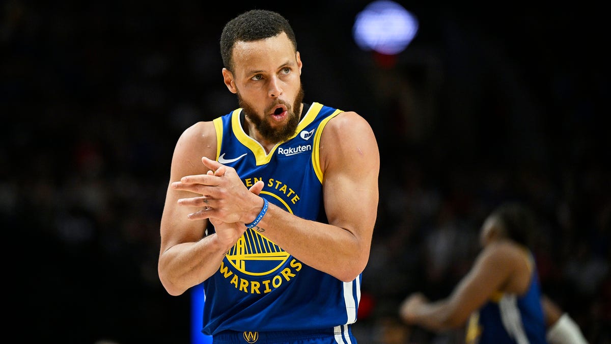 Steph Curry re-ups with Warriors, agreeing to one-year extension worth $62.58 million