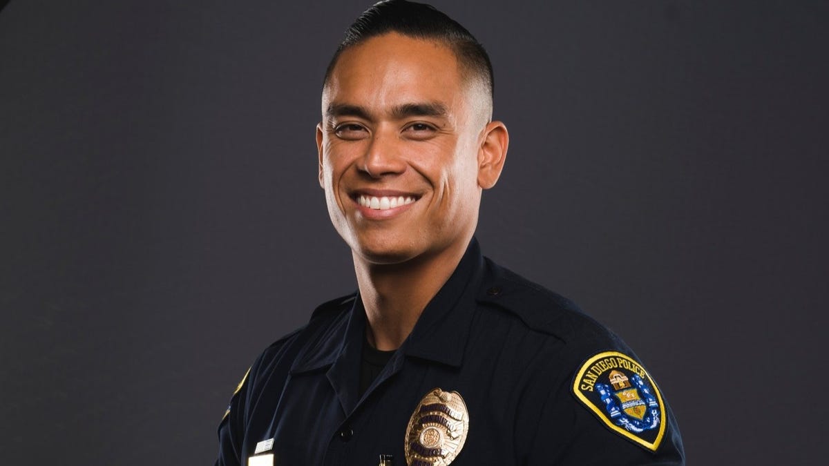 1 San Diego police officer dead, 1 in critical condition after pursuit crash