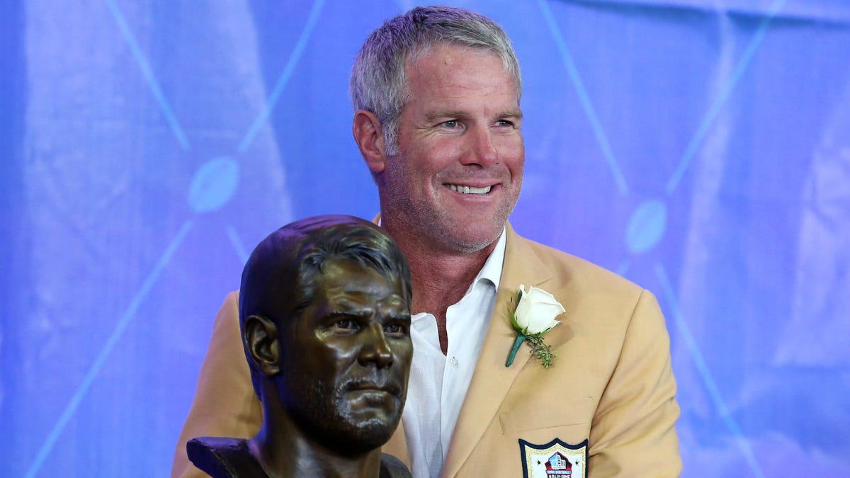 Brett Favre reveals Parkinson’s diagnosis during congressional hearing