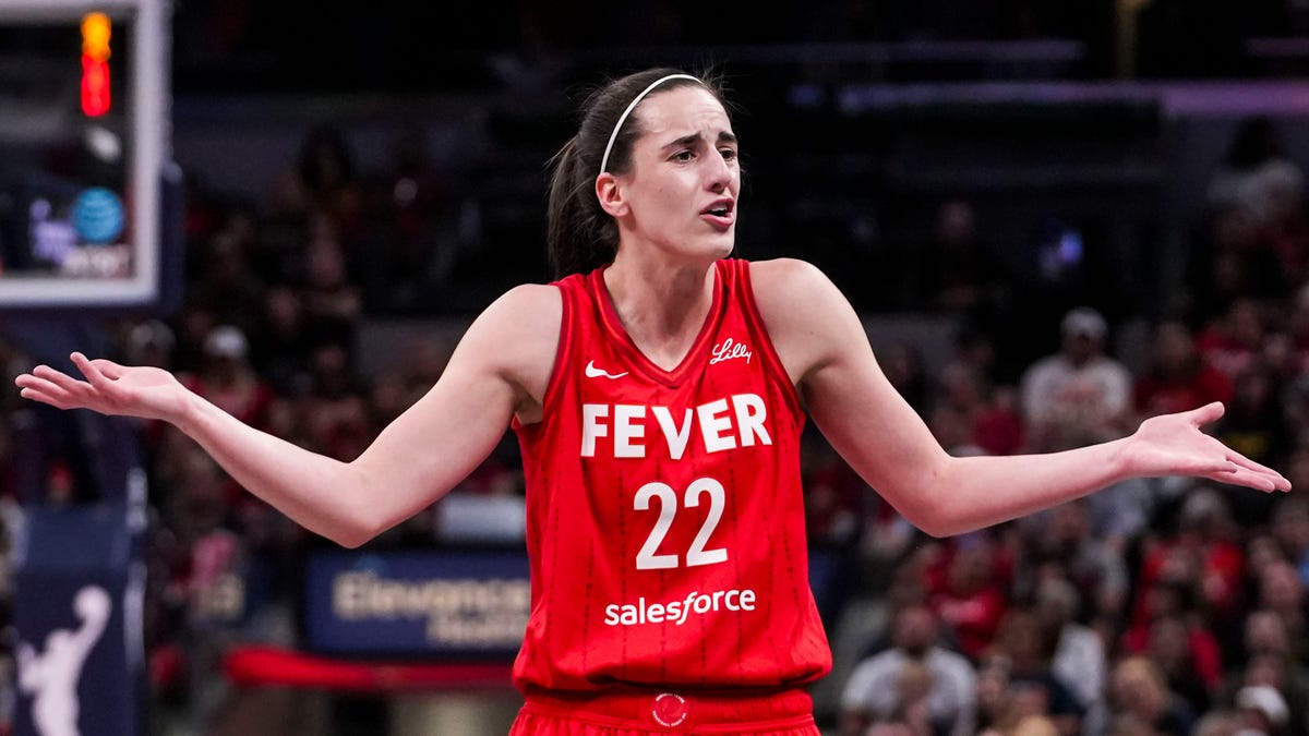 How many points did Caitlin Clark score today? Rookie breaks WNBA assist record in setback