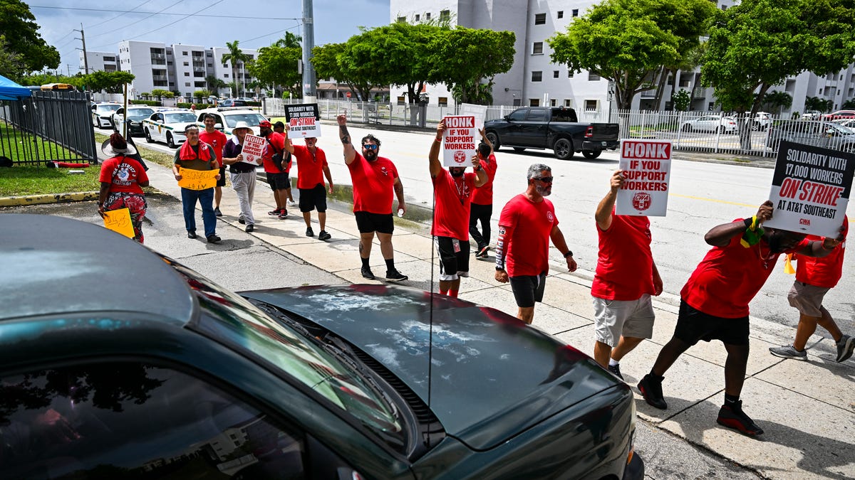 Both Trump and Harris claim to support the working class: Where do they stand on labor?