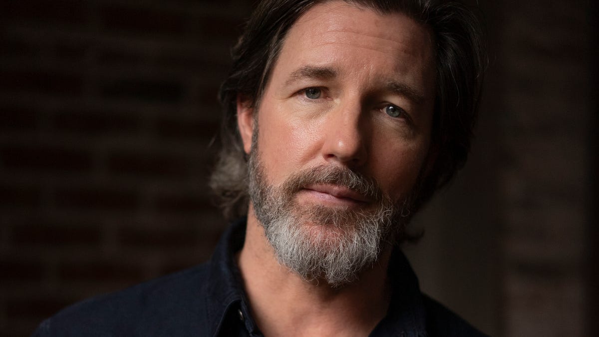 Actor Ed Burns wrote a really good novel: What’s based on real life and what’s fiction