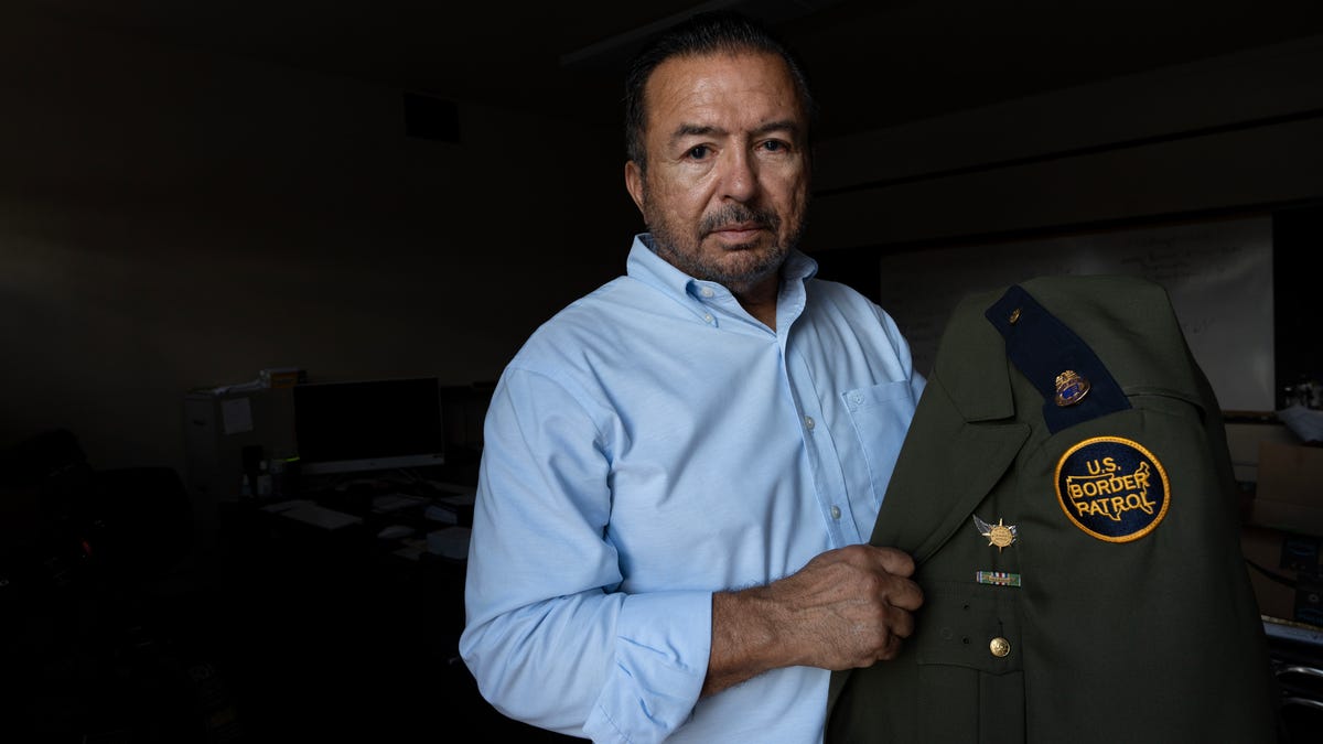 After 26 years, a Border Patrol agent has a new role: helping migrants