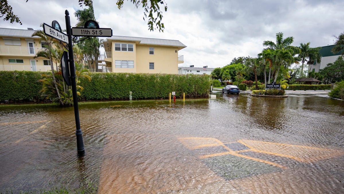 Hurricane Helene cranking up, racing toward Florida landfall today: Live updates