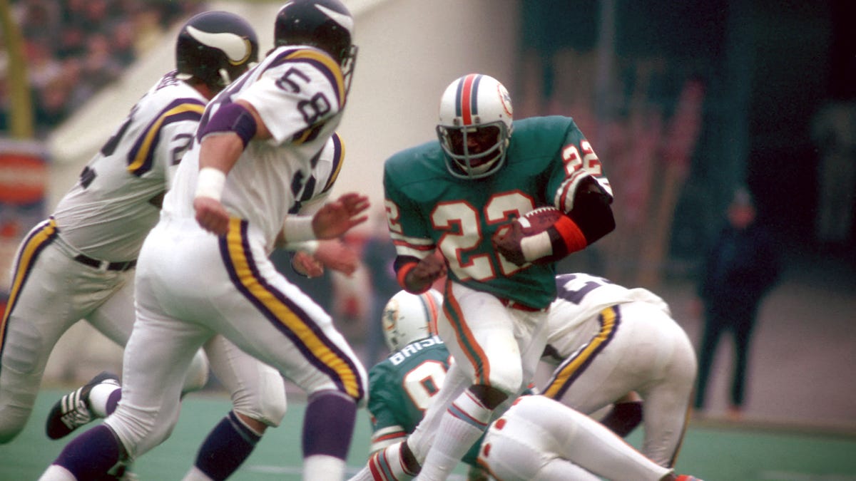 Running back Mercury Morris, member of ‘perfect’ 1972 Dolphins, dies at 77