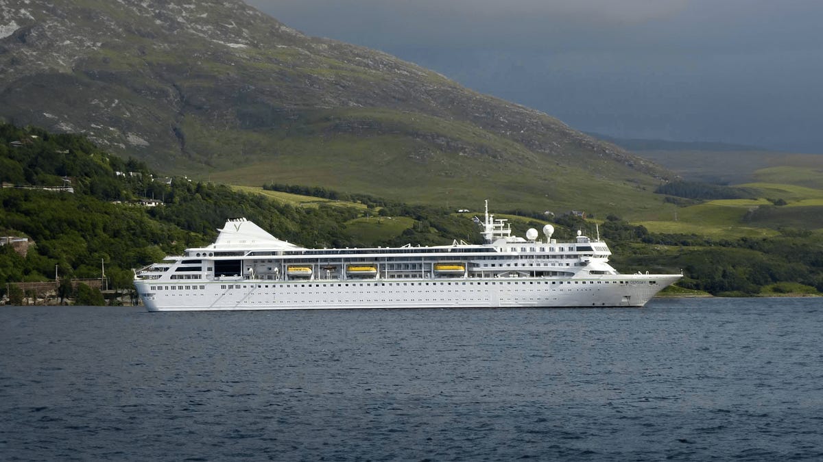 3.5 year cruise further delayed, guests asked to cover hotel costs, passengers say