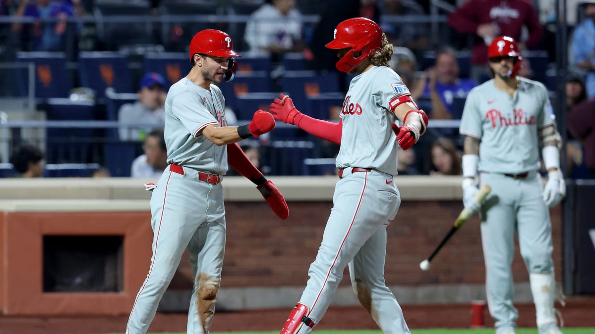 Phillies torch Mets to clinch third straight playoff berth with NL East title in sight