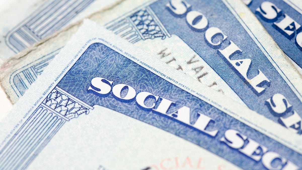 2025 Social Security COLA estimate dips with inflation but more seniors face poverty