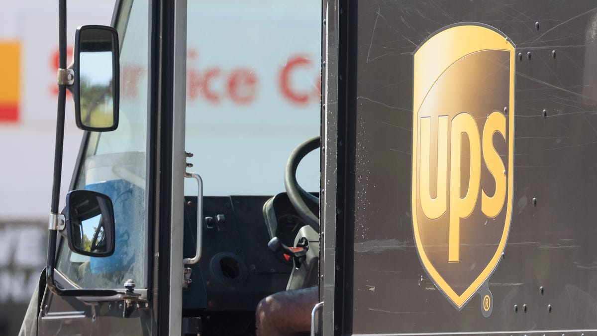 Santa’s helpers: UPS announces over 125,000 openings in holiday hiring blitz