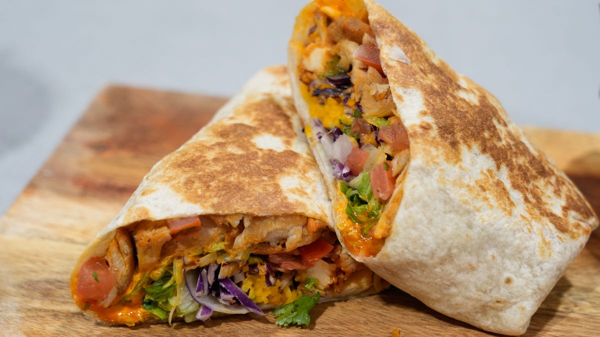 Taco Bell testing new items: Caliente Cantina Chicken Burrito, Aguas Refrescas drink