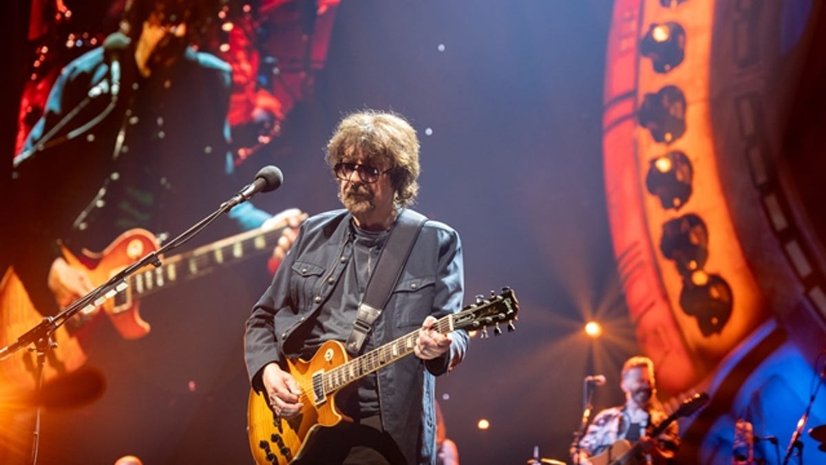 Is there a better live sonic feast than Jeff Lynne’s ELO? Not a chance.