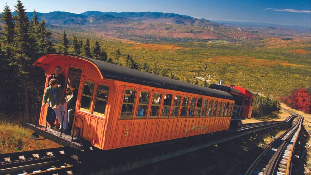 10 best fall foliage train rides in the US for 2024