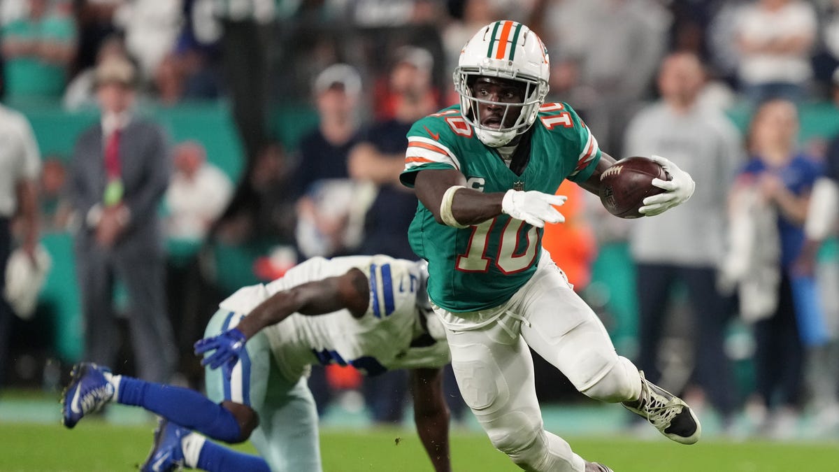 Dolphins’ Tyreek Hill detained by police hours before season opener