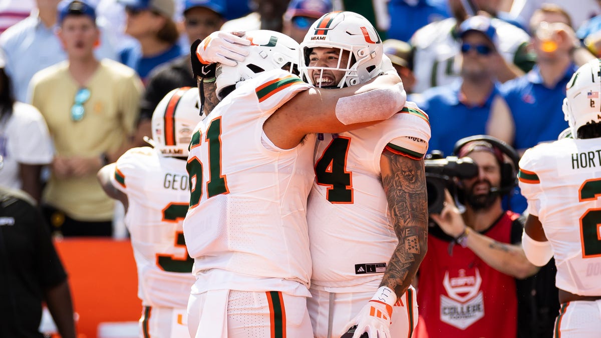 Cam McCormick, in his ninth college football season, scores TD in Miami’s opener