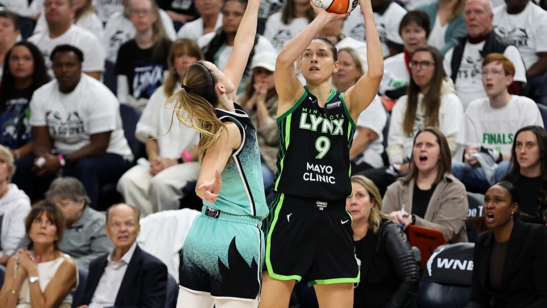 Minnesota Lynx stay alive in WNBA Finals, beat New York Liberty in final seconds