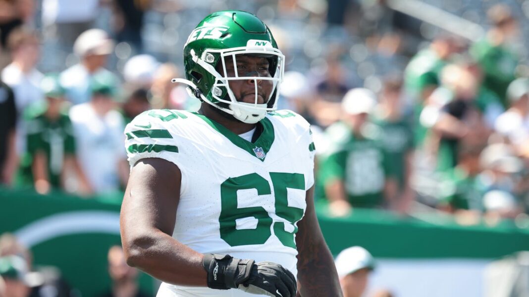 Xavier Newman injury update: Jets OL stretchered off vs. Steelers