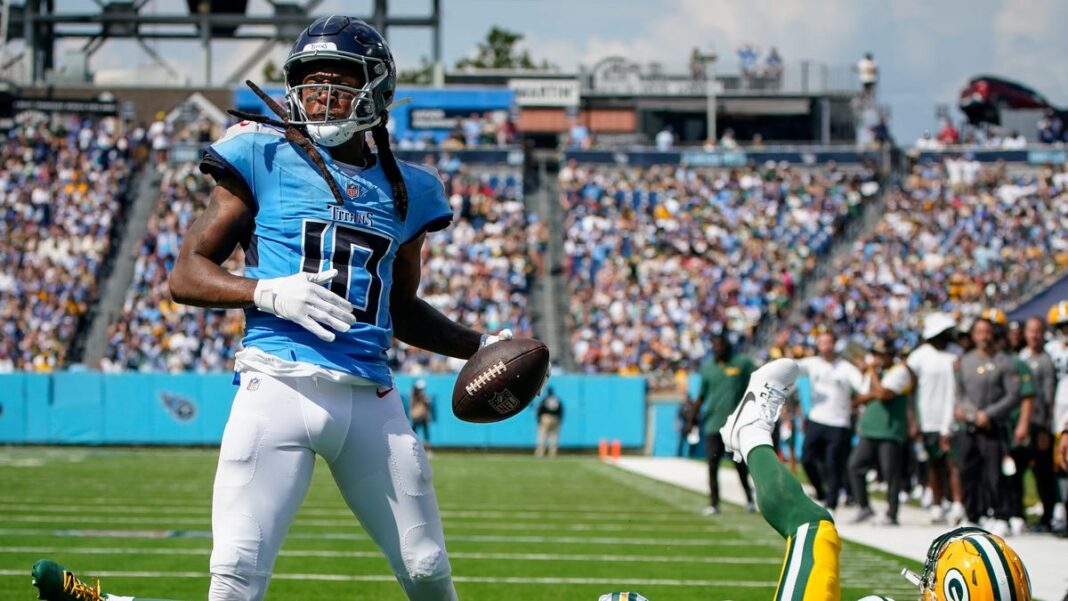 Report: Chiefs finalizing deal to acquire five-time Pro Bowl WR DeAndre Hopkins from Titans