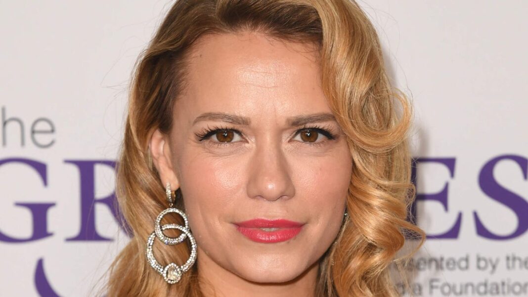 ‘One Tree Hill’ star Bethany Joy Lenz found herself in a cult. How do you know if you’re in one?