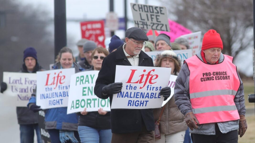 Anti-abortion groups want Supreme Court to get rid of protest-free zones at clinics