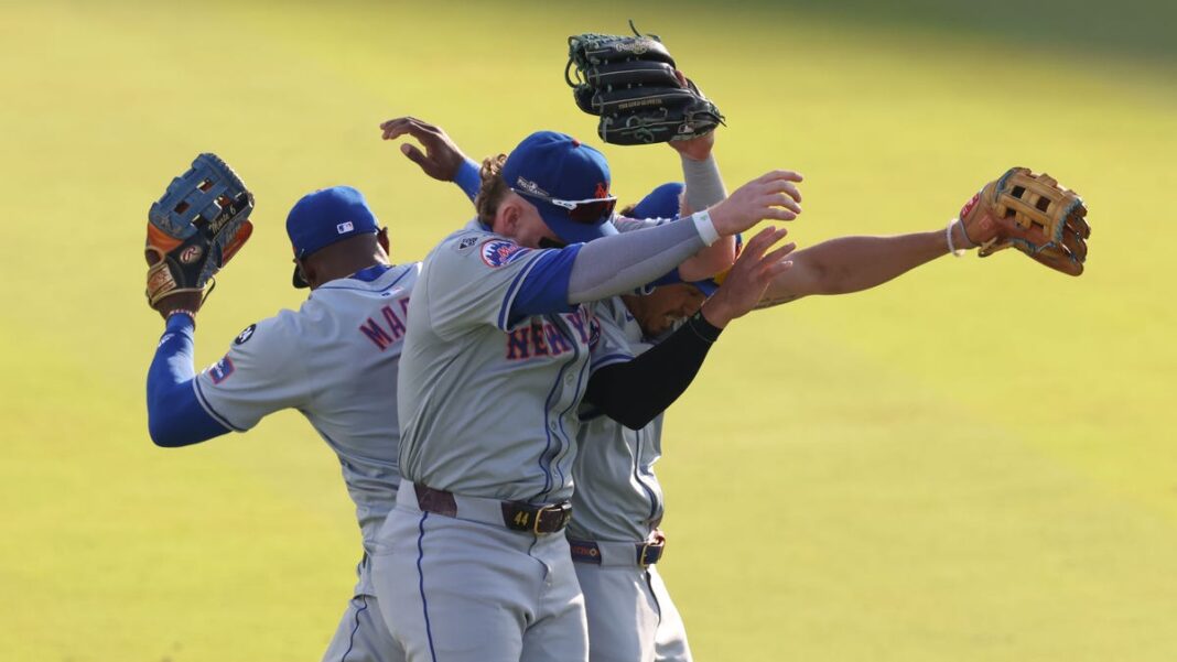 Mets hang on to beat Dodgers after early Game 2 outburst, tie NLCS: Highlights