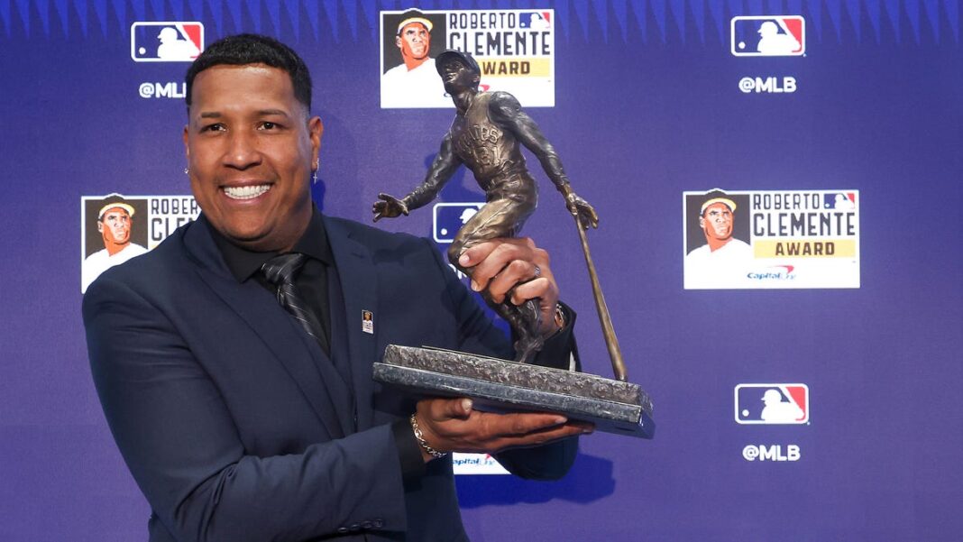 Royals catcher Salvador Perez earns Roberto Clemente Award from MLB