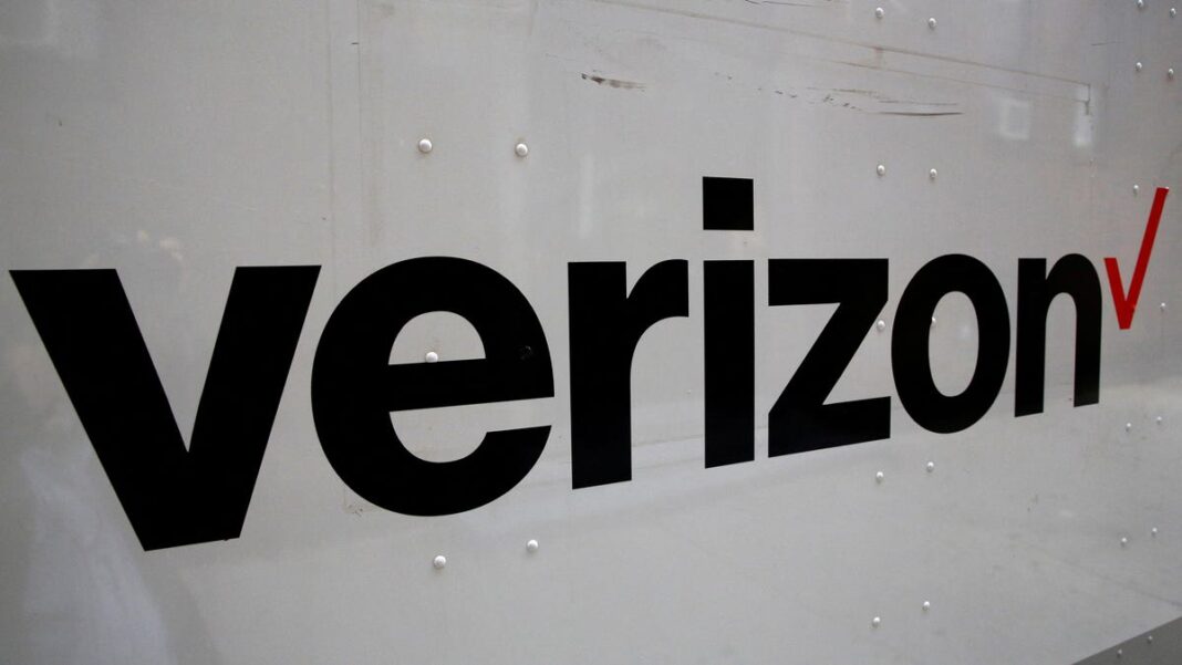 Verizon says issue has been resolved after thousands reported outage Monday morning