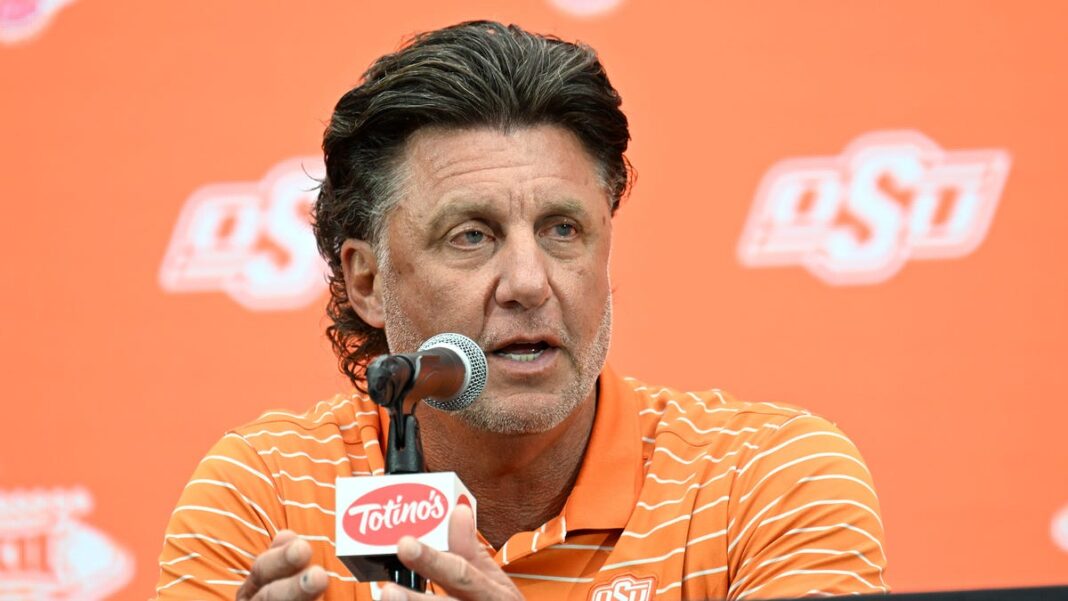 Mike Gundy apologizes for saying negative Oklahoma State fans ‘can’t pay their own bills’