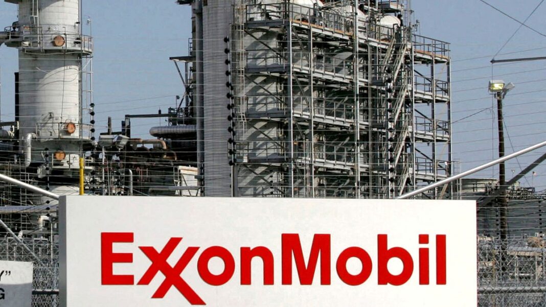 Exxon CEO wants Trump administration to keep US in Paris climate agreement