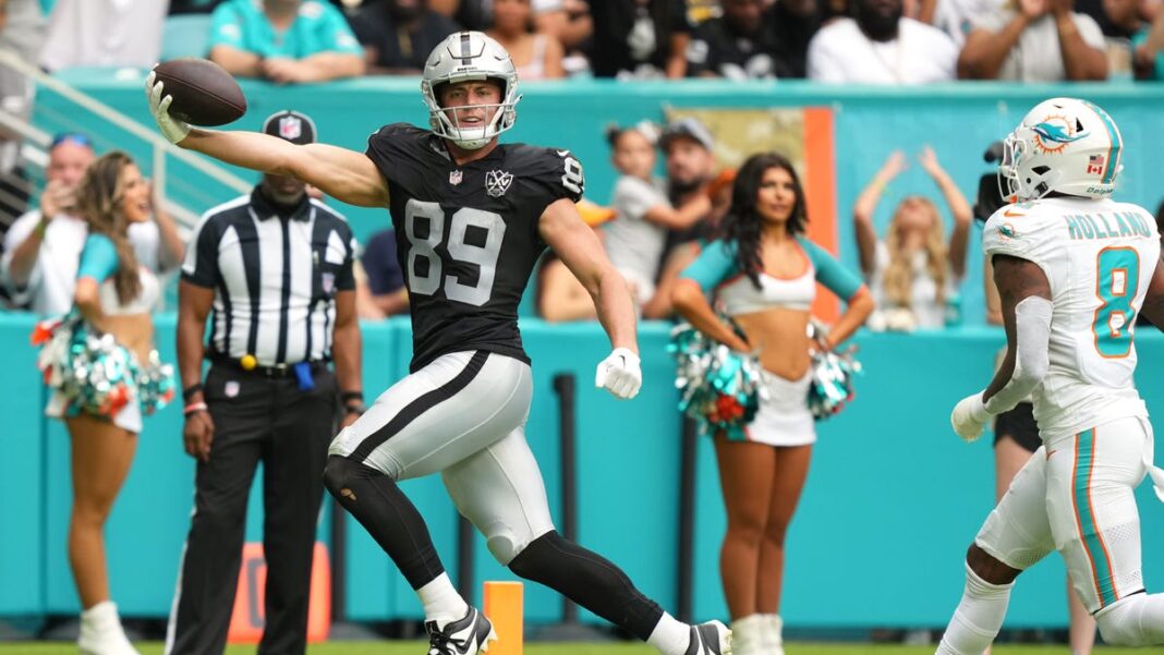 Raiders’ Brock Bowers latest to do viral Trump dance taking hold in NFL, UFC