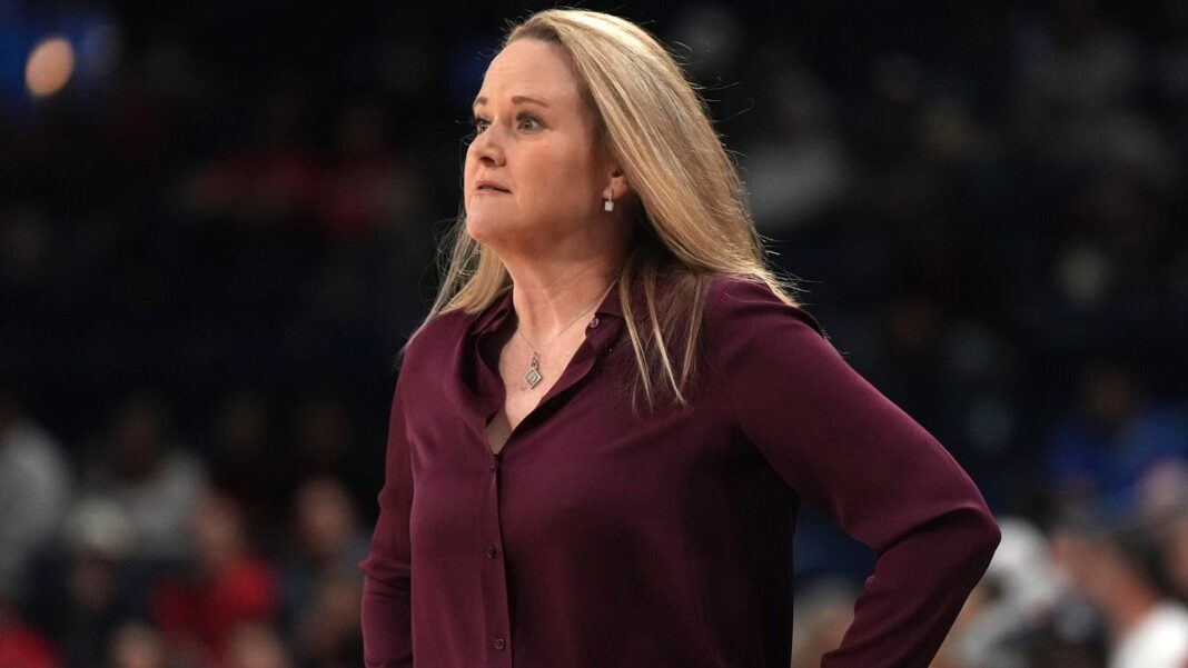 Los Angeles Sparks name Utah’s Lynne Roberts as new head coach