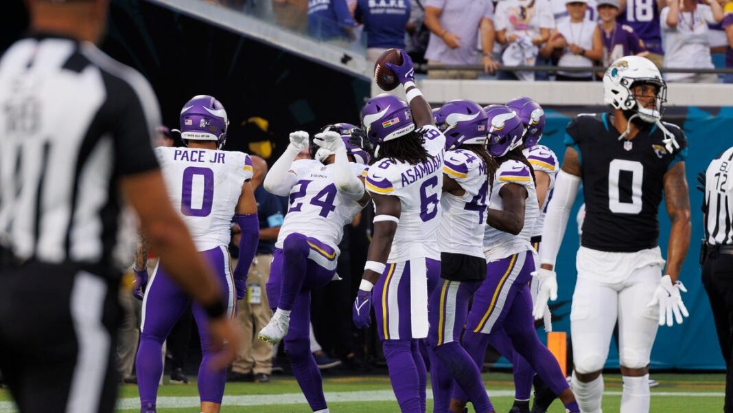 Vikings’ Camryn Bynum celebrates game-winning interception with Raygun dance