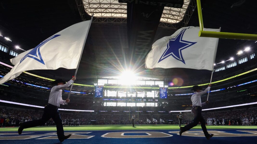 Cowboys close stadium roof after metal sheet falls before ‘Monday Night Football’