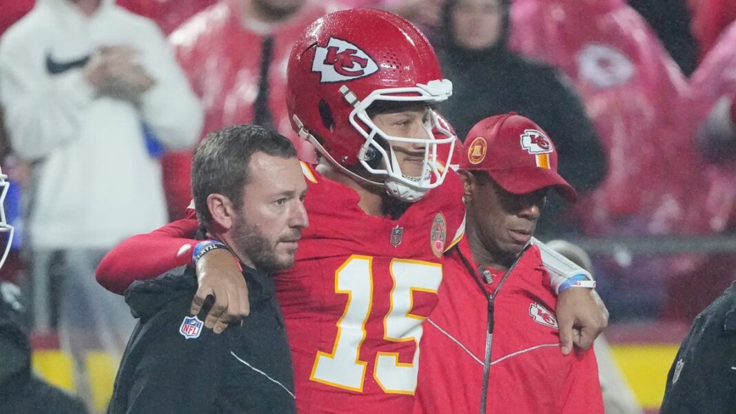 Patrick Mahomes survives injury scare in Chiefs’ overtime win vs. Buccaneers