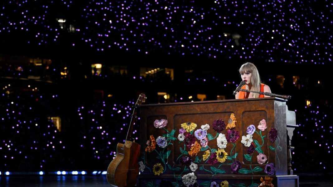 Taylor Swift thanks Toronto for Grammy noms, plays ‘This Is Why We Can’t Have Nice Things’