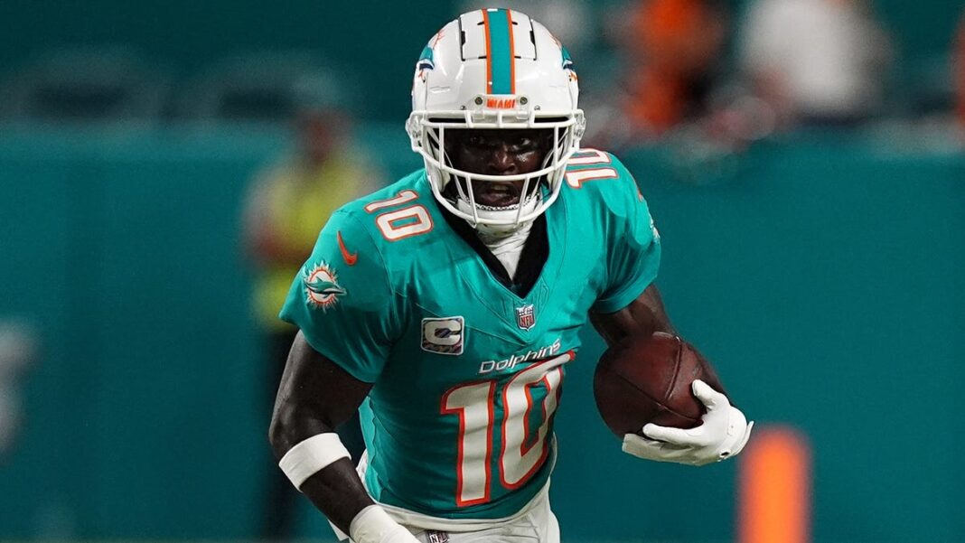 Tyreek Hill injury updates: Will Dolphins WR play in Week 10 game vs. Rams?