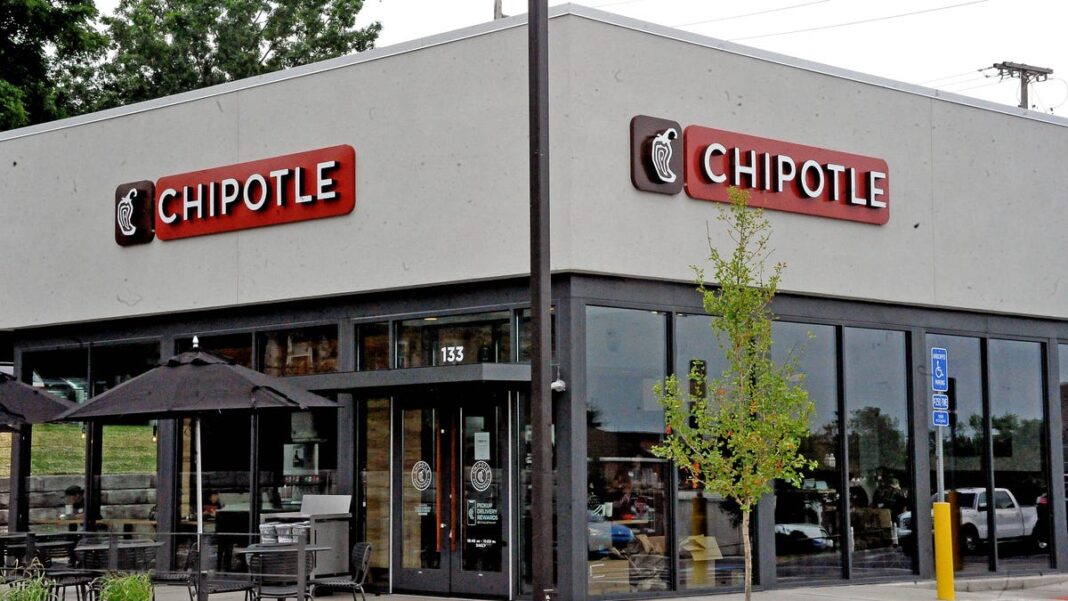 What restaurants are open on Christmas Eve 2024? Details on Chipotle, Chick-fil-A, more