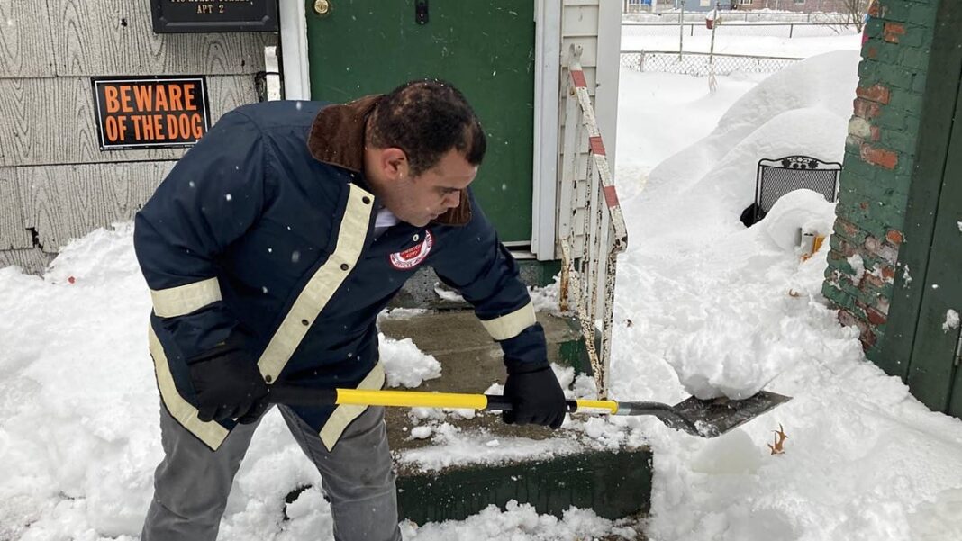 Winter keeps grinding through Midwest, Northeast: Blizzard conditions possible