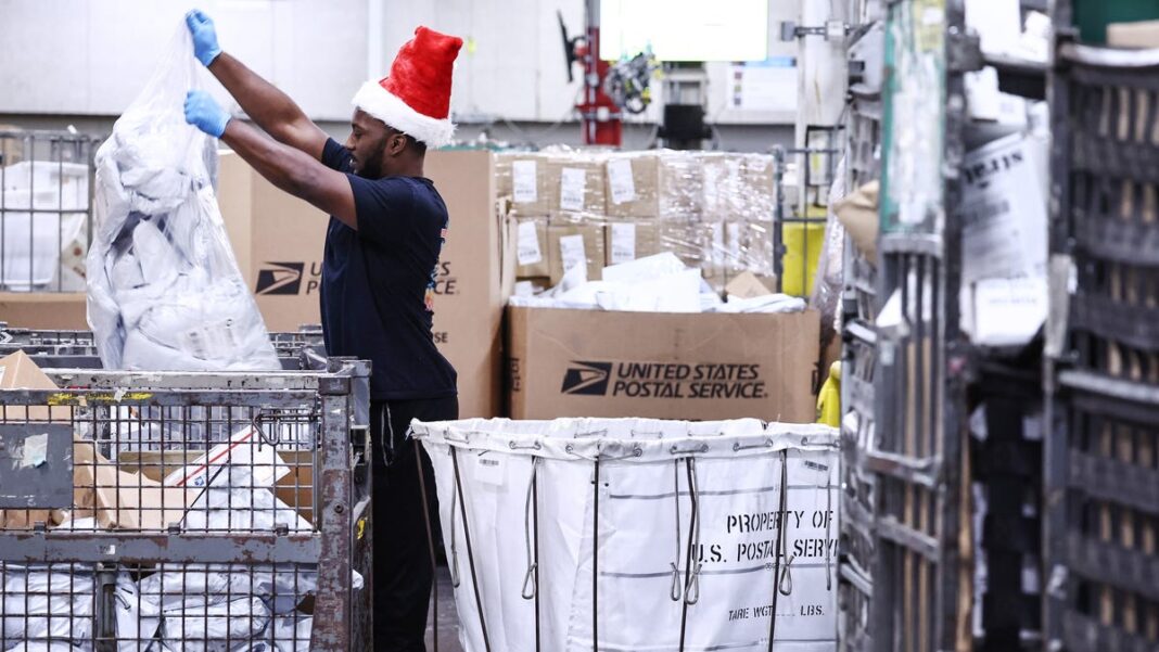 USPS, FedEx and UPS holiday gift shipping schedules: Deadlines to ship your packages