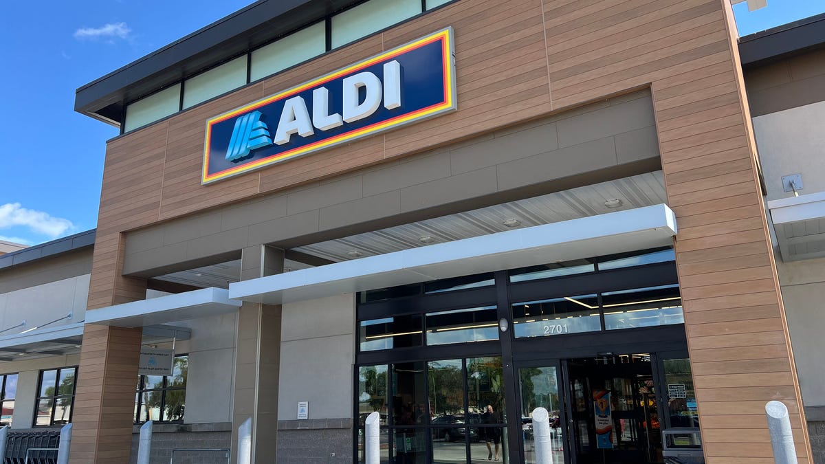 What grocery stores are open New Year’s Day 2025? Store hours for Aldi, Publix, more