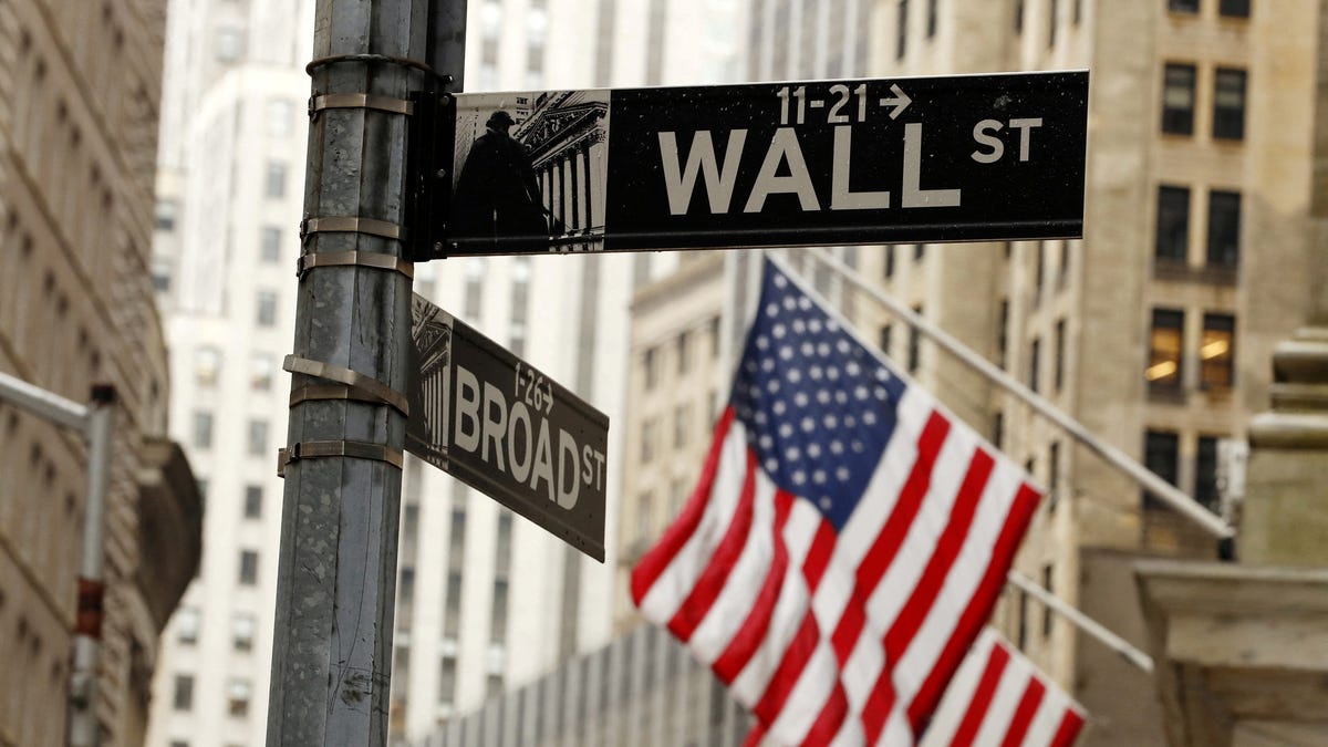 Is the stock market open or closed on New Year’s Eve 2024? See holiday schedule